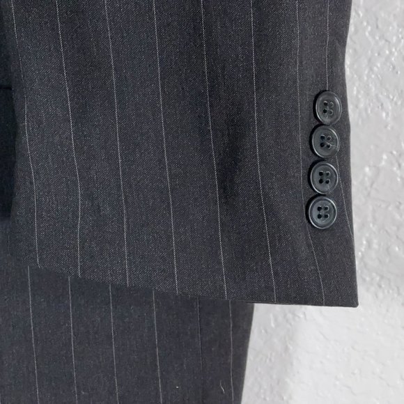 Jos A Bank Gordon 100% Wool Pinstripe Blazer in Charcoal Men's Size 46R - Picture 5 of 9